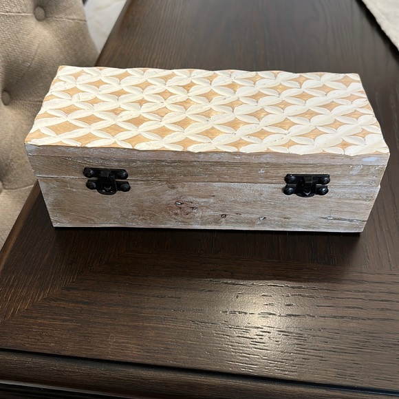 Home decor - Picture 2 of 4